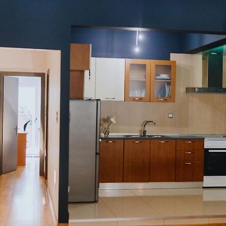 Cosy & Spacious Central Apartment Komotiní Luaran gambar
