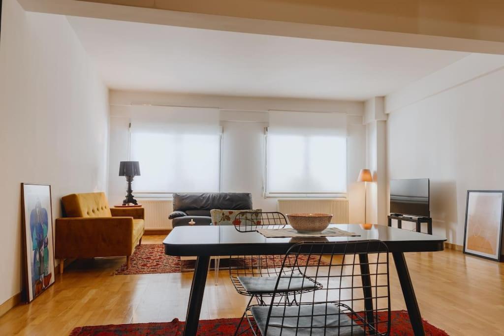 Cosy & Spacious Central Apartment Komotiní Luaran gambar