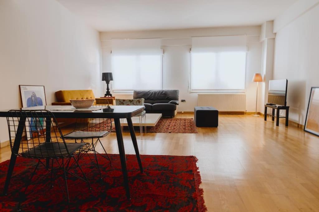 Cosy & Spacious Central Apartment Komotiní Luaran gambar