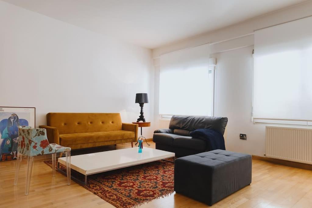 Cosy & Spacious Central Apartment Komotiní Luaran gambar