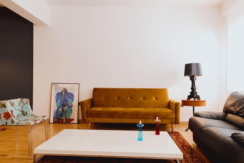 Cosy & Spacious Central Apartment Komotiní Luaran gambar